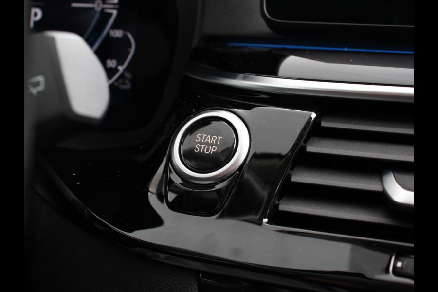 BMW 5 Serie Touring 530e Business PHEV AUTOMAAT Adaptieve cruise control LED Leder Navigatie Stoelverwarming Achteruitrijcamera Sfeerverlichting Lane assist Climate control Apple Carplay/ Android Auto