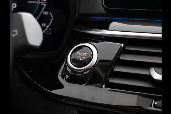 BMW 5 Serie Touring 530e Business PHEV AUTOMAAT Adaptieve cruise control LED Leder Navigatie Stoelverwarming Achteruitrijcamera Sfeerverlichting Lane assist Climate control Apple Carplay/ Android Auto
