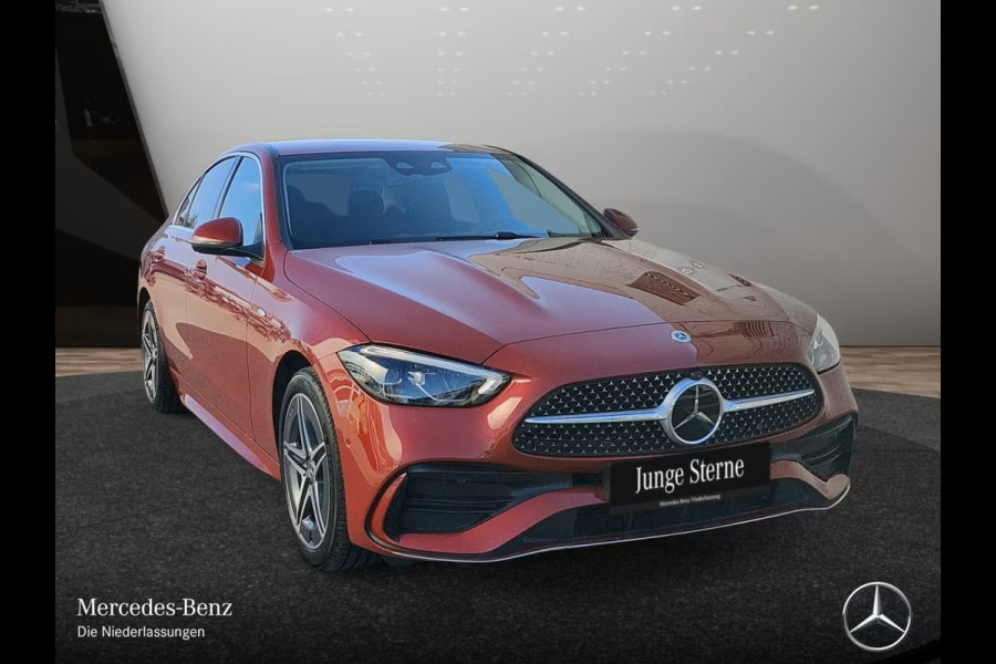 Mercedes-Benz C-Klasse 300e AMG ** LED, MBUX+, TREKH, DISTR, HuD, WINTER, ALARM ** Ex MB-AG, € 24.800,= onder NP ** ** INFORMEER OOK NAAR ONZE AANTREKKELIJKE FINANCIAL-LEASE TARIEVEN **