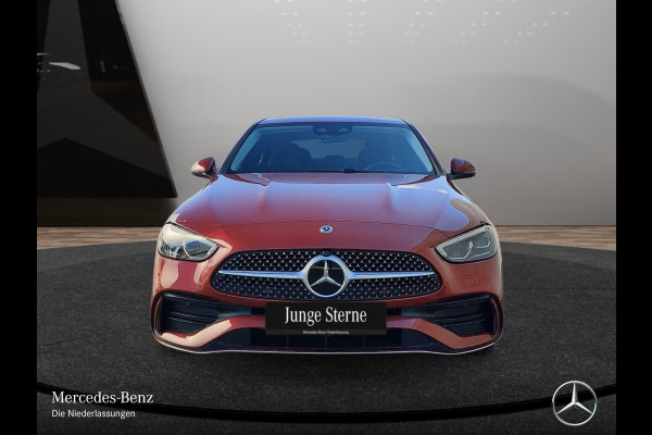 Mercedes-Benz C-Klasse 300e AMG ** LED, MBUX+, TREKH, DISTR, HuD, WINTER, ALARM ** Ex MB-AG, € 24.800,= onder NP ** ** INFORMEER OOK NAAR ONZE AANTREKKELIJKE FINANCIAL-LEASE TARIEVEN **