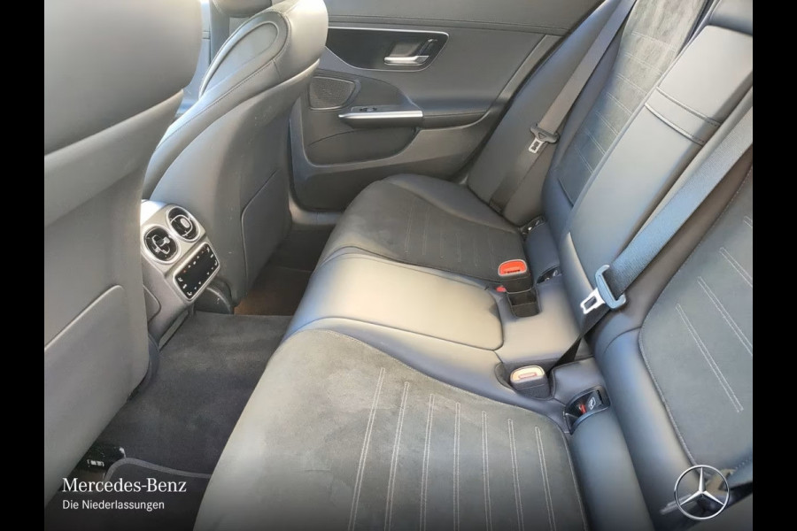 Mercedes-Benz C-Klasse 300e AMG ** LED, MBUX+, TREKH, DISTR, HuD, WINTER, ALARM ** Ex MB-AG, € 24.800,= onder NP ** ** INFORMEER OOK NAAR ONZE AANTREKKELIJKE FINANCIAL-LEASE TARIEVEN **