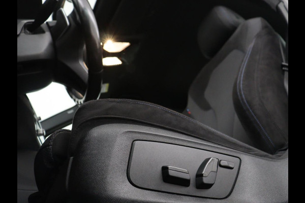 BMW 5 Serie 520i M Sport | Alcantara | Sfeerverlichting | Trekhaak | Navigatie Professional | Full LED | Sportstoelen | Parkeerhulp | Cruise control | Keyless start | Climate control | Bluetooth