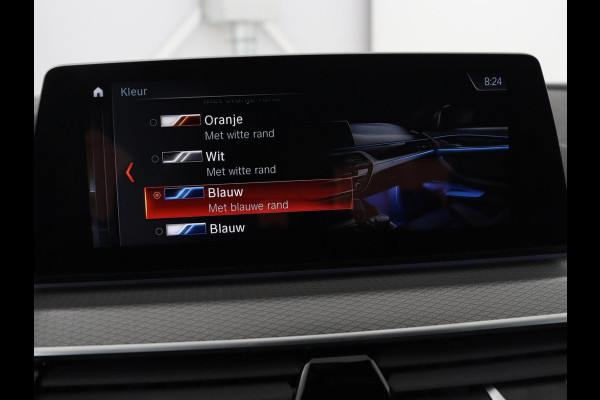 BMW 5 Serie 520i M Sport | Alcantara | Sfeerverlichting | Trekhaak | Navigatie Professional | Full LED | Sportstoelen | Parkeerhulp | Cruise control | Keyless start | Climate control | Bluetooth