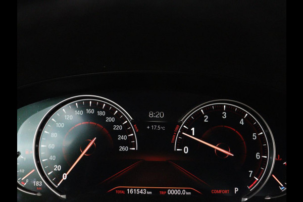 BMW 5 Serie 520i M Sport | Alcantara | Sfeerverlichting | Trekhaak | Navigatie Professional | Full LED | Sportstoelen | Parkeerhulp | Cruise control | Keyless start | Climate control | Bluetooth