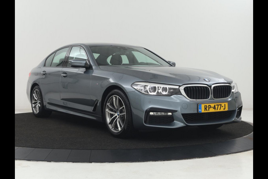 BMW 5 Serie 520i M Sport | Alcantara | Sfeerverlichting | Trekhaak | Navigatie Professional | Full LED | Sportstoelen | Parkeerhulp | Cruise control | Keyless start | Climate control | Bluetooth