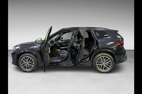 BMW X1 XDrive30e M-SPORT 327PK PANO/LEDER/H-KARDON/MASSAGE/M-STOELEN/DAB/CARPLAY//
