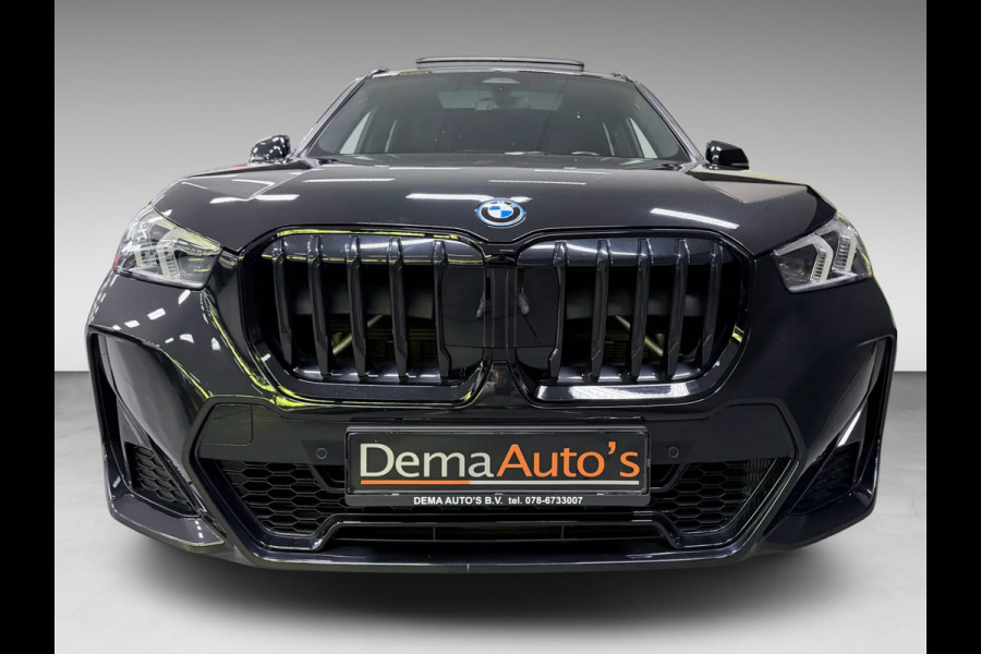 BMW X1 XDrive30e M-SPORT 327PK PANO/LEDER/H-KARDON/MASSAGE/M-STOELEN/DAB/CARPLAY//