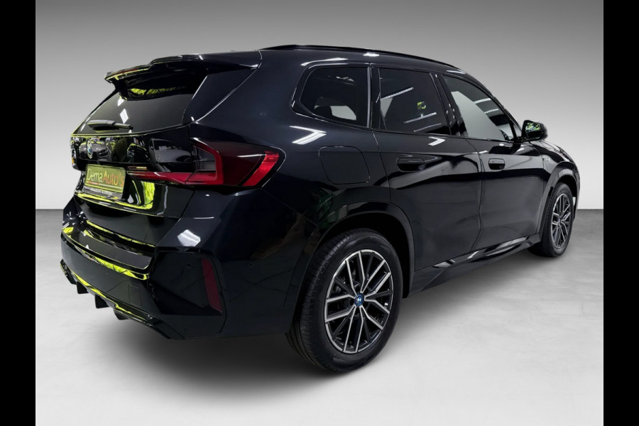BMW X1 XDrive30e M-SPORT 327PK PANO/LEDER/H-KARDON/MASSAGE/M-STOELEN/DAB/CARPLAY//