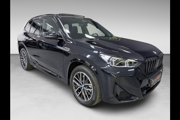 BMW X1 XDrive30e M-SPORT 327PK PANO/LEDER/H-KARDON/MASSAGE/M-STOELEN/DAB/CARPLAY//