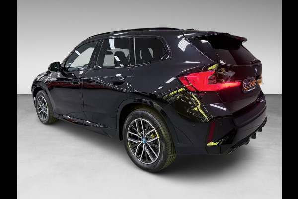 BMW X1 XDrive30e M-SPORT 327PK PANO/LEDER/H-KARDON/MASSAGE/M-STOELEN/DAB/CARPLAY//