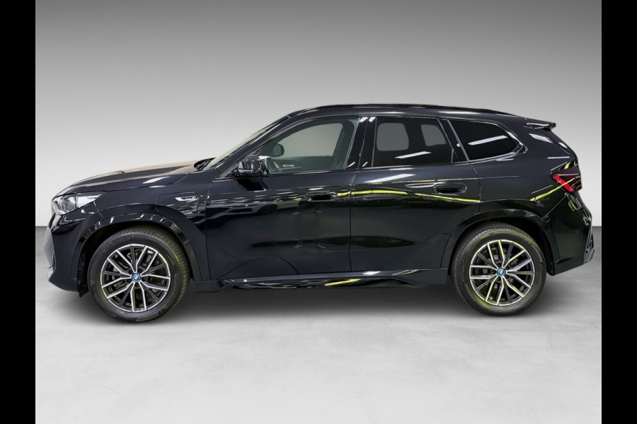 BMW X1 XDrive30e M-SPORT 327PK PANO/LEDER/H-KARDON/MASSAGE/M-STOELEN/DAB/CARPLAY//