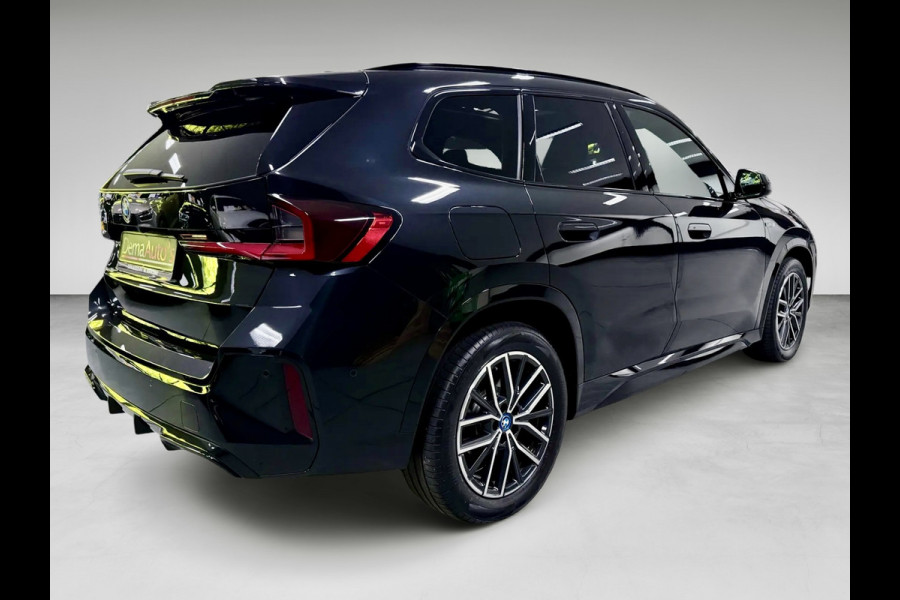 BMW X1 XDrive30e M-SPORT 327PK PANO/LEDER/H-KARDON/MASSAGE/M-STOELEN/DAB/CARPLAY//