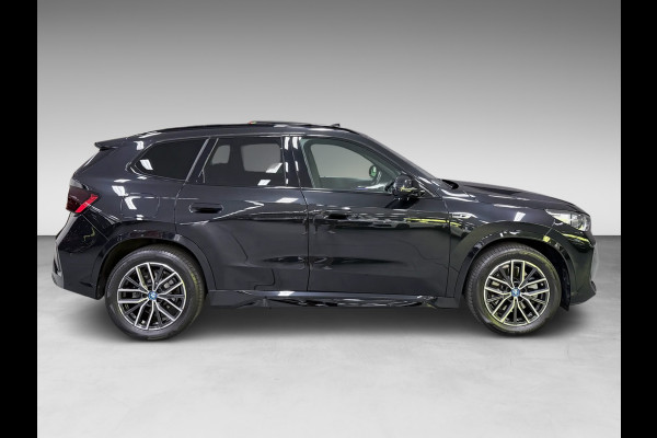 BMW X1 XDrive30e M-SPORT 327PK PANO/LEDER/H-KARDON/MASSAGE/M-STOELEN/DAB/CARPLAY//