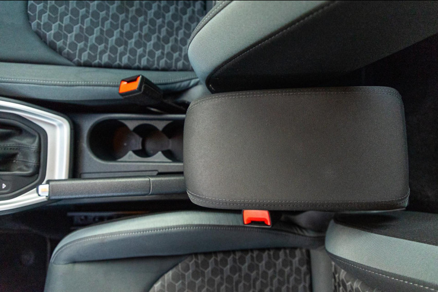 Audi A1 Sportback 30 TFSI Advanced Automaat I Rijbaanherkenning I Cruise I Airco I Parkeersensoren V+A I NL Auto I NAP