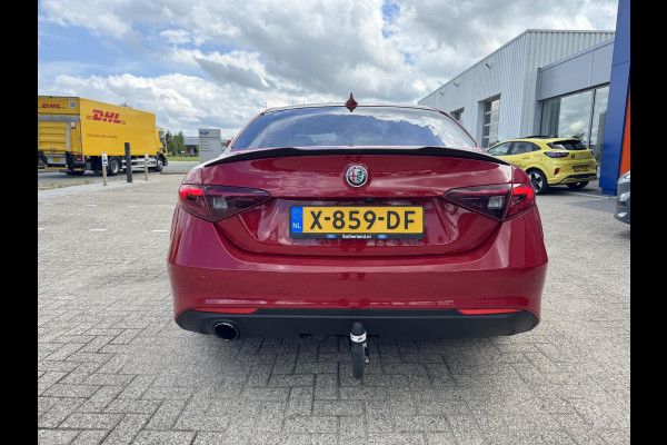 Alfa Romeo Giulia 2.0T 200pk | Trekhaak | 1.600kg Trekgewicht | Navigatie