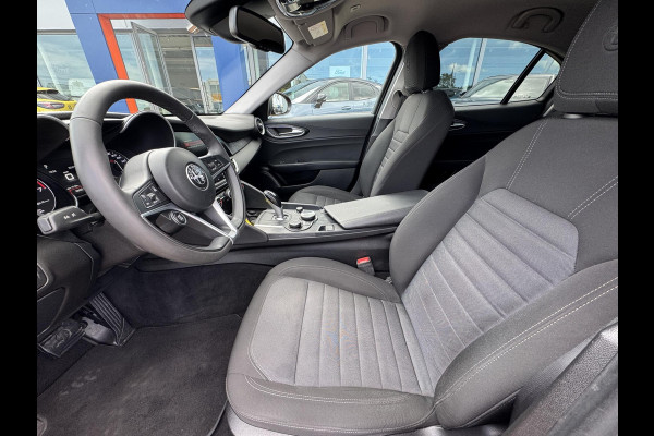 Alfa Romeo Giulia 2.0T 200pk | Trekhaak | 1.600kg Trekgewicht | Navigatie