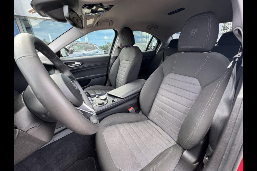 Alfa Romeo Giulia 2.0T 200pk | Trekhaak | 1.600kg Trekgewicht | Navigatie