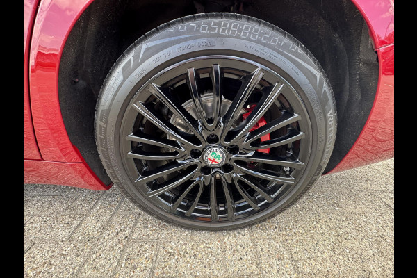 Alfa Romeo Giulia 2.0T 200pk | Trekhaak | 1.600kg Trekgewicht | Navigatie