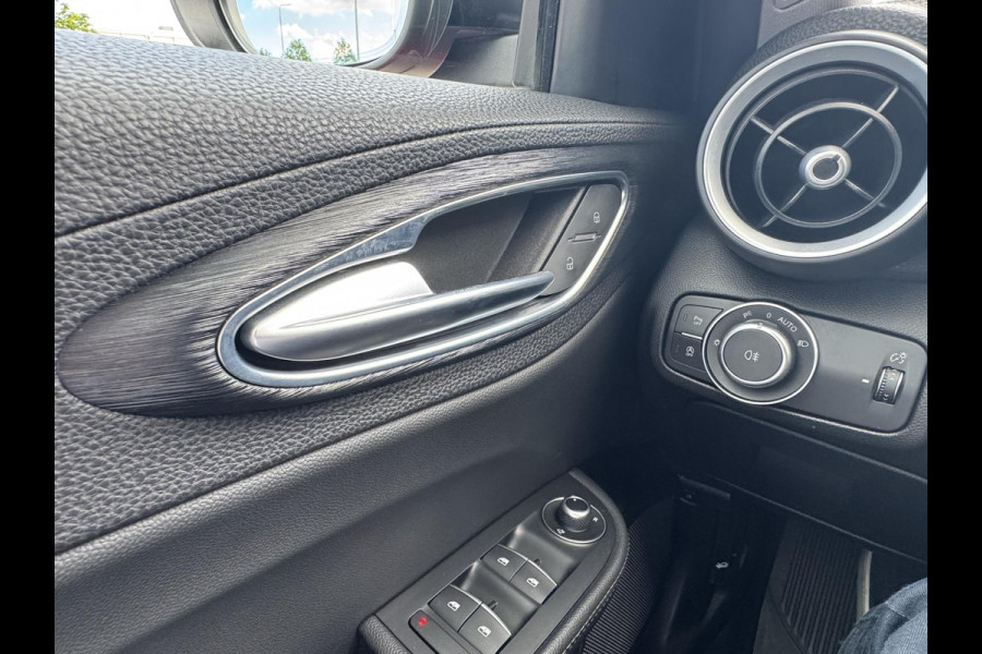 Alfa Romeo Giulia 2.0T 200pk | Trekhaak | 1.600kg Trekgewicht | Navigatie
