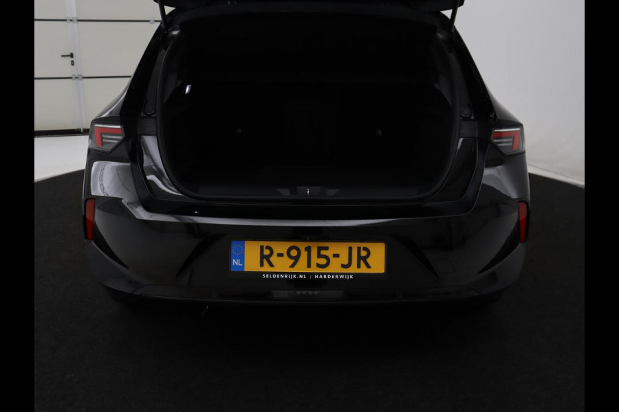 Opel Astra 1.6 Hybrid GS Line | SOH 93,3% | Head-Up | Leder | 360 Camera | Massage | Adaptive cruise | Stoelventilatie | 18'' velgen | Carplay | Navigatie | Full LED | Keyless | Climate control | PHEV | Plug In