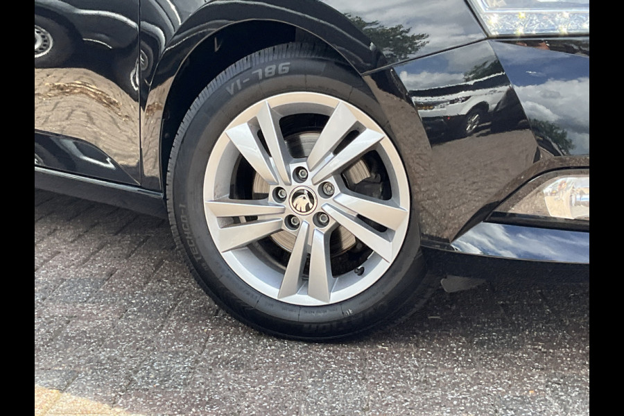 Škoda Fabia Combi 1.0 TSI Style 1Eig DAB Carplay Stoelverw. Black metal