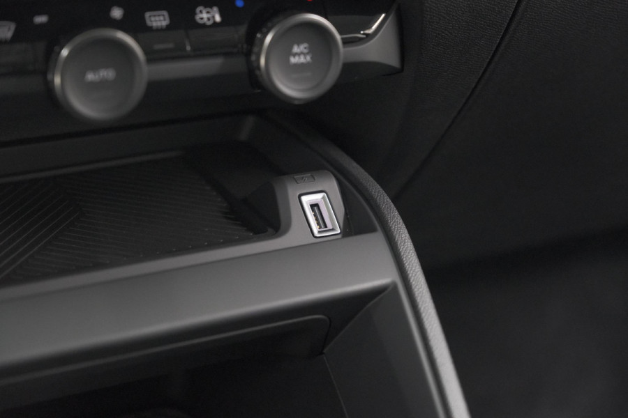 Citroën C4 Hybrid 136 e-DCS6 Plus | Camera | Apple Carplay | Navigatie | Parkeersensoren