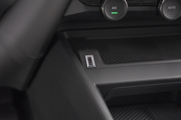 Citroën C4 Hybrid 136 e-DCS6 Plus | Camera | Apple Carplay | Navigatie | Parkeersensoren