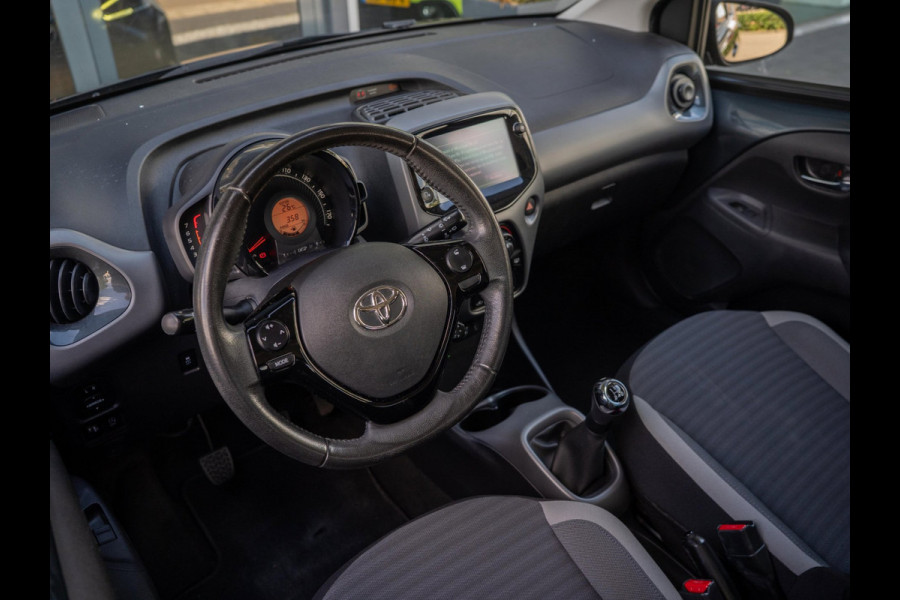 Toyota Aygo 1.0 VVT-i x-play | Camera | Carplay | Airco | 5D