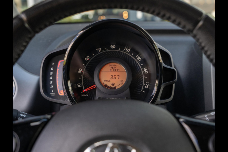 Toyota Aygo 1.0 VVT-i x-play | Camera | Carplay | Airco | 5D