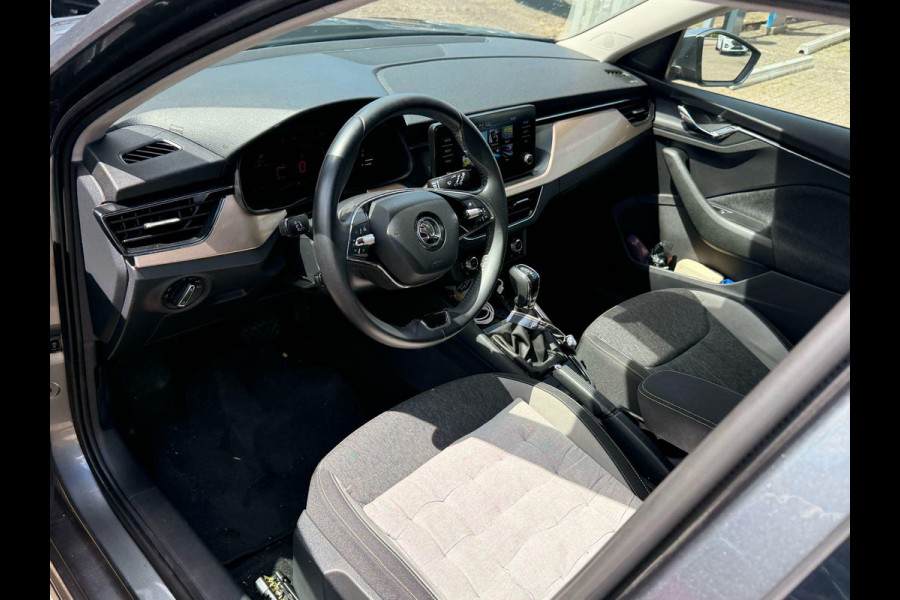 Škoda Kamiq 1.0 TSI Ambition 110pk Automaat | Wegklapbare Trekhaak | Adaptieve Cruise | Stoelverwarming | Achteruitrijcamera