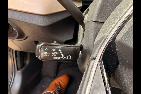 Škoda Kamiq 1.0 TSI Ambition 110pk Automaat | Wegklapbare Trekhaak | Adaptieve Cruise | Stoelverwarming | Achteruitrijcamera