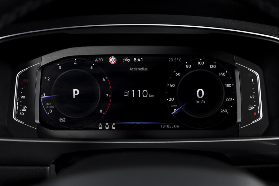 Volkswagen Tiguan 1.5 TSI 150 PK Life Business | Trekhaak | Dig. Cockpit | Adapt. Cruise | Stuur-+stoelverw. | Camera | PDC | NAV+App. Connect | ECC | LM 19" |