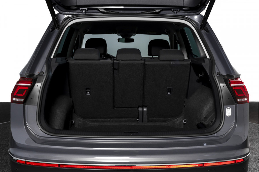 Volkswagen Tiguan 1.5 TSI 150 PK Life Business | Trekhaak | Dig. Cockpit | Adapt. Cruise | Stuur-+stoelverw. | Camera | PDC | NAV+App. Connect | ECC | LM 19" |