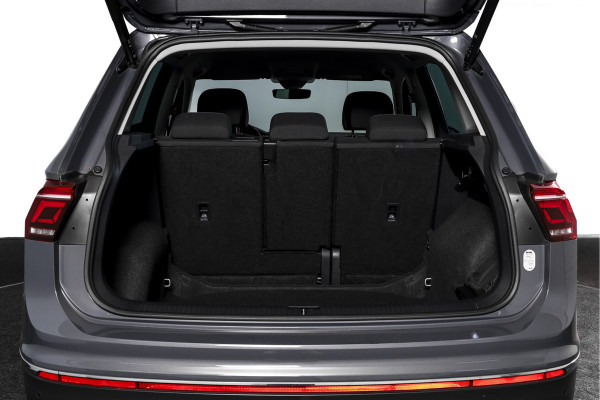 Volkswagen Tiguan 1.5 TSI 150 PK Life Business | Trekhaak | Dig. Cockpit | Adapt. Cruise | Stuur-+stoelverw. | Camera | PDC | NAV+App. Connect | ECC | LM 19" |