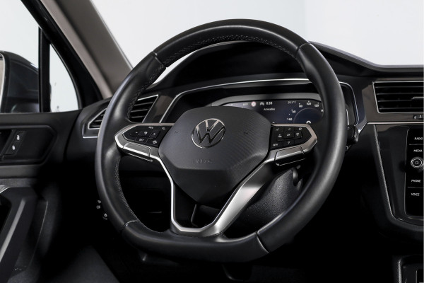 Volkswagen Tiguan 1.5 TSI 150 PK Life Business | Trekhaak | Dig. Cockpit | Adapt. Cruise | Stuur-+stoelverw. | Camera | PDC | NAV+App. Connect | ECC | LM 19" |
