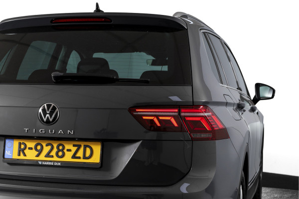 Volkswagen Tiguan 1.5 TSI 150 PK Life Business | Trekhaak | Dig. Cockpit | Adapt. Cruise | Stuur-+stoelverw. | Camera | PDC | NAV+App. Connect | ECC | LM 19" |