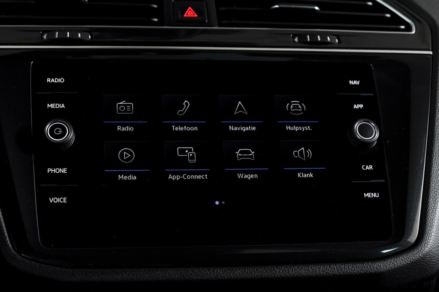 Volkswagen Tiguan 1.5 TSI 150 PK Life Business | Trekhaak | Dig. Cockpit | Adapt. Cruise | Stuur-+stoelverw. | Camera | PDC | NAV+App. Connect | ECC | LM 19" |