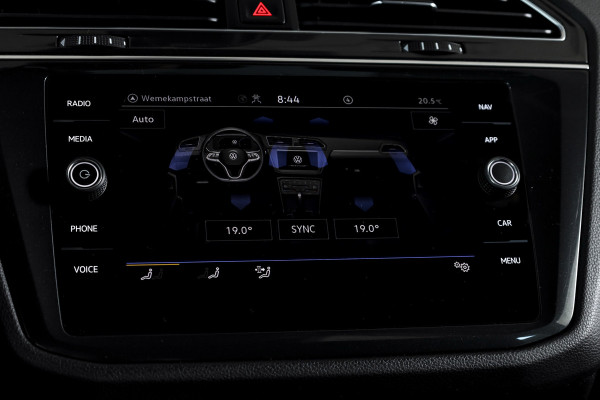 Volkswagen Tiguan 1.5 TSI 150 PK Life Business | Trekhaak | Dig. Cockpit | Adapt. Cruise | Stuur-+stoelverw. | Camera | PDC | NAV+App. Connect | ECC | LM 19" |