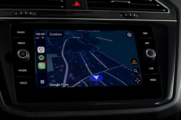 Volkswagen Tiguan 1.5 TSI 150 PK Life Business | Trekhaak | Dig. Cockpit | Adapt. Cruise | Stuur-+stoelverw. | Camera | PDC | NAV+App. Connect | ECC | LM 19" |