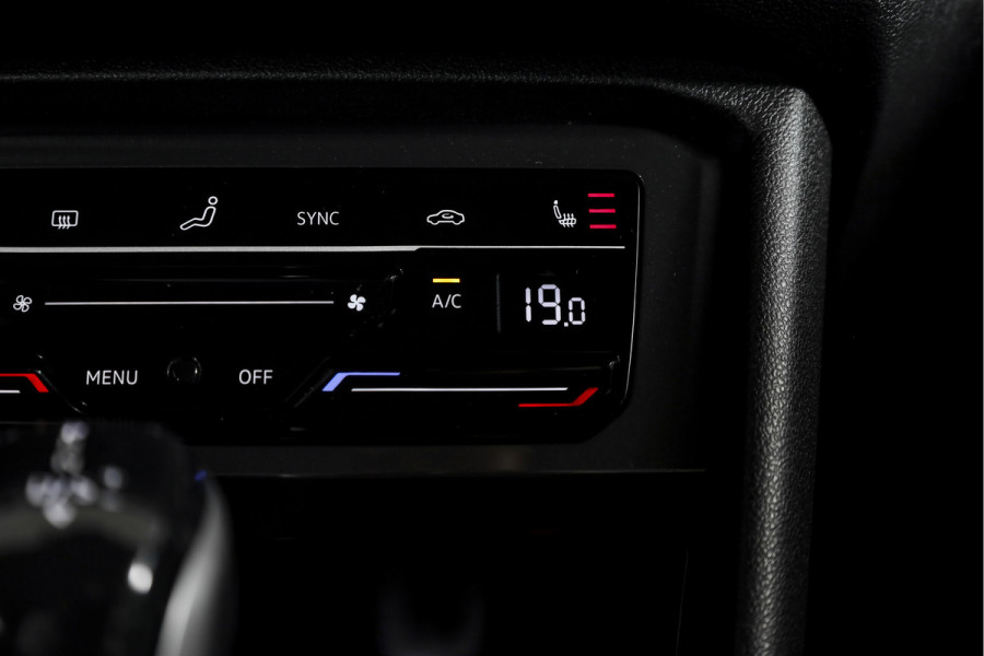 Volkswagen Tiguan 1.5 TSI 150 PK Life Business | Trekhaak | Dig. Cockpit | Adapt. Cruise | Stuur-+stoelverw. | Camera | PDC | NAV+App. Connect | ECC | LM 19" |