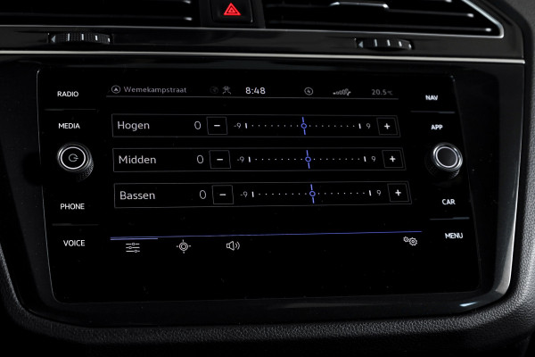 Volkswagen Tiguan 1.5 TSI 150 PK Life Business | Trekhaak | Dig. Cockpit | Adapt. Cruise | Stuur-+stoelverw. | Camera | PDC | NAV+App. Connect | ECC | LM 19" |