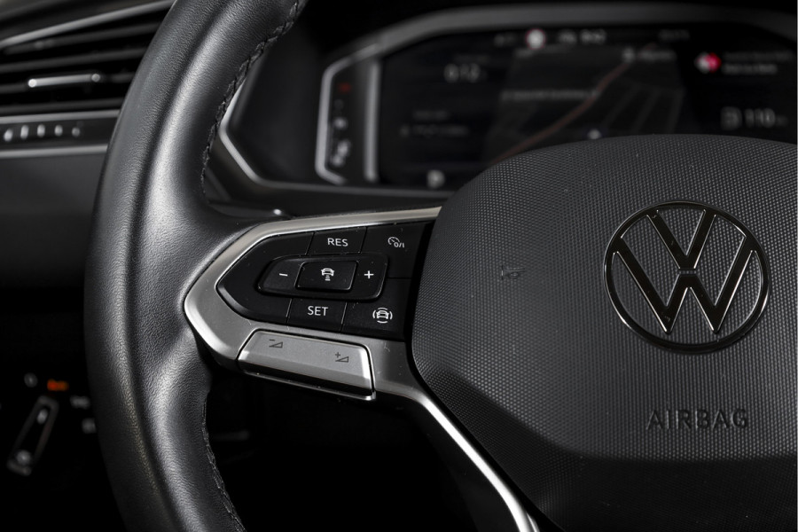 Volkswagen Tiguan 1.5 TSI 150 PK Life Business | Trekhaak | Dig. Cockpit | Adapt. Cruise | Stuur-+stoelverw. | Camera | PDC | NAV+App. Connect | ECC | LM 19" |