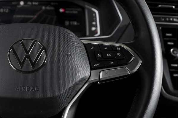 Volkswagen Tiguan 1.5 TSI 150 PK Life Business | Trekhaak | Dig. Cockpit | Adapt. Cruise | Stuur-+stoelverw. | Camera | PDC | NAV+App. Connect | ECC | LM 19" |
