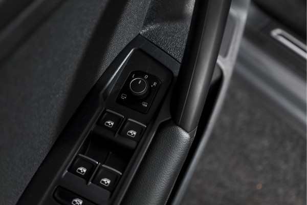 Volkswagen Tiguan 1.5 TSI 150 PK Life Business | Trekhaak | Dig. Cockpit | Adapt. Cruise | Stuur-+stoelverw. | Camera | PDC | NAV+App. Connect | ECC | LM 19" |