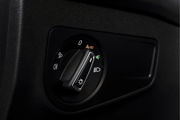 Volkswagen Tiguan 1.5 TSI 150 PK Life Business | Trekhaak | Dig. Cockpit | Adapt. Cruise | Stuur-+stoelverw. | Camera | PDC | NAV+App. Connect | ECC | LM 19" |