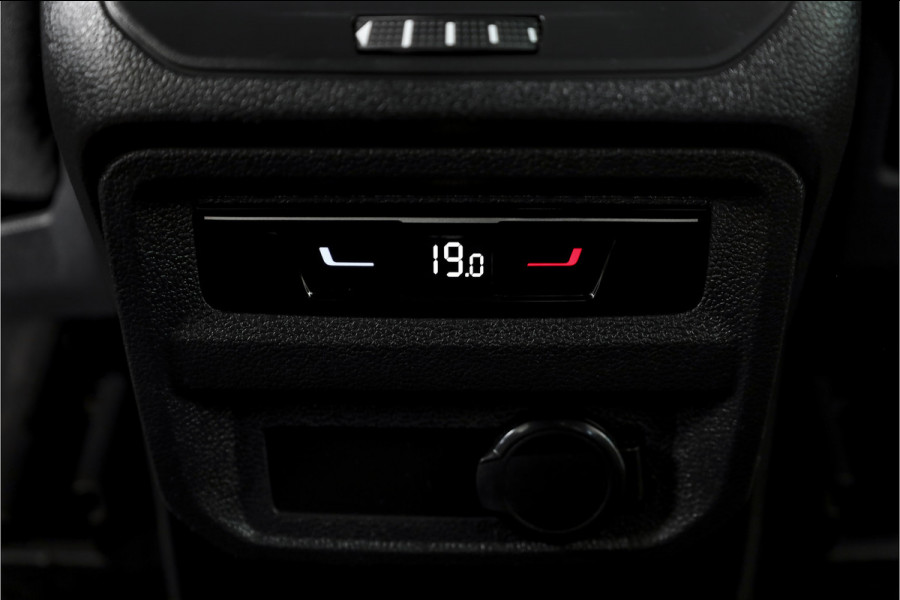 Volkswagen Tiguan 1.5 TSI 150 PK Life Business | Trekhaak | Dig. Cockpit | Adapt. Cruise | Stuur-+stoelverw. | Camera | PDC | NAV+App. Connect | ECC | LM 19" |
