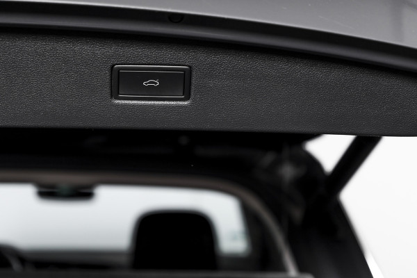 Volkswagen Tiguan 1.5 TSI 150 PK Life Business | Trekhaak | Dig. Cockpit | Adapt. Cruise | Stuur-+stoelverw. | Camera | PDC | NAV+App. Connect | ECC | LM 19" |
