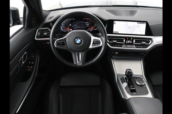 BMW 3-serie 320i Executive Edition | Sport Line | Trekhaak | Harman/Kardon | Sfeerverlichting | Carplay | Half leder | Live Cockpit | Parkeerhulp | Navigatie | Climate control | Full LED | Bluetooth | Cruise control