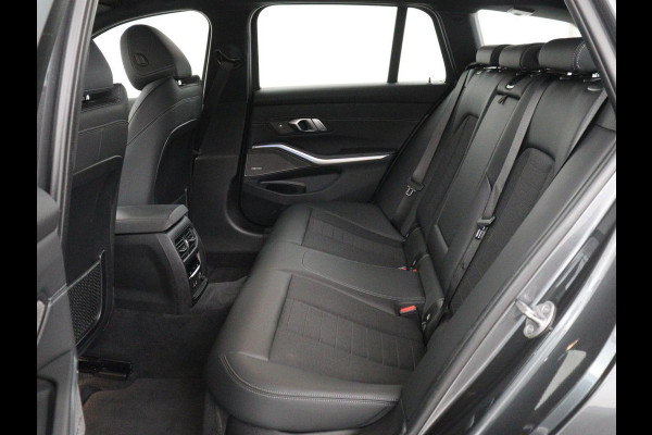 BMW 3-serie 320i Executive Edition | Sport Line | Trekhaak | Harman/Kardon | Sfeerverlichting | Carplay | Half leder | Live Cockpit | Parkeerhulp | Navigatie | Climate control | Full LED | Bluetooth | Cruise control