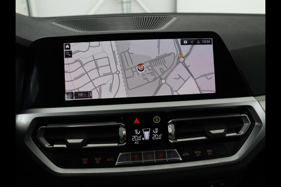 BMW 3-serie 320i Executive Edition | Sport Line | Trekhaak | Harman/Kardon | Sfeerverlichting | Carplay | Half leder | Live Cockpit | Parkeerhulp | Navigatie | Climate control | Full LED | Bluetooth | Cruise control